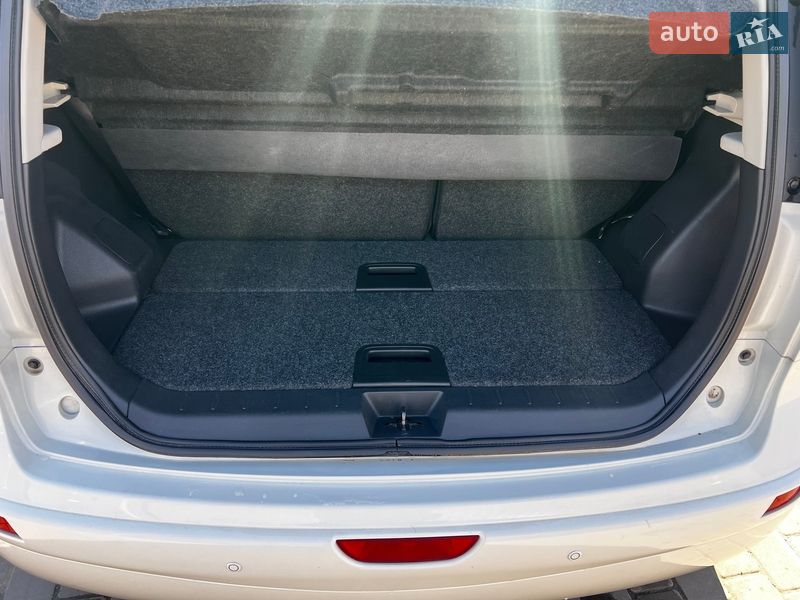 Хэтчбек Nissan Note 2010 в Днепре