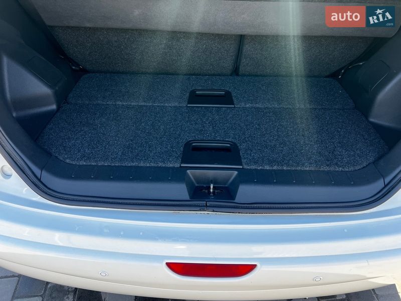 Хэтчбек Nissan Note 2010 в Днепре