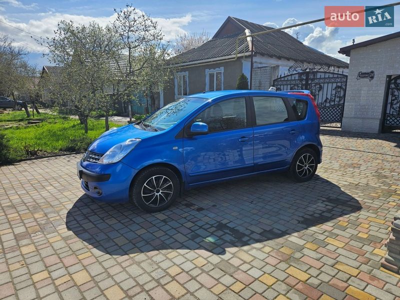 Хэтчбек Nissan Note 2006 в Березовке