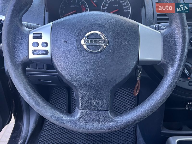 Хэтчбек Nissan Note 2011 в Болехове