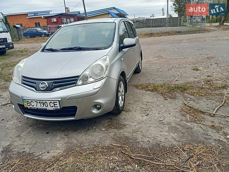 Хетчбек Nissan Note 2010 в Шептицькому
