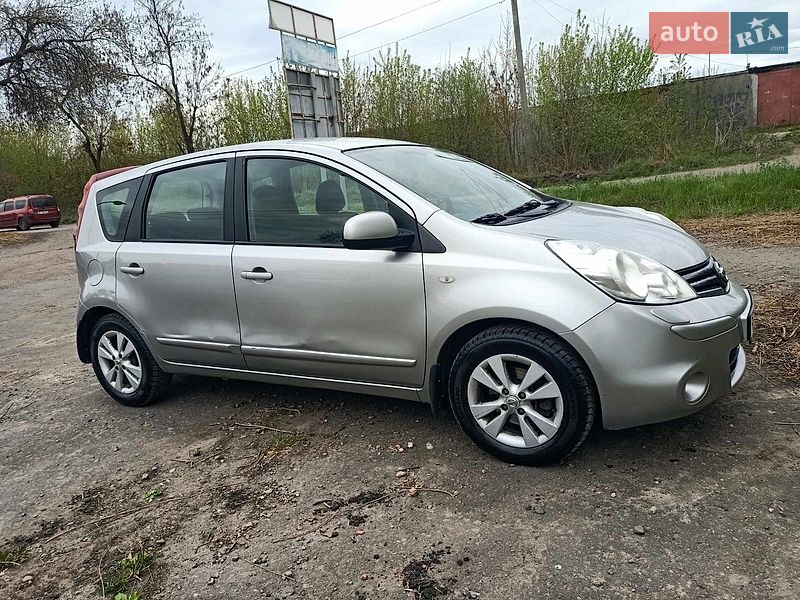 Хетчбек Nissan Note 2010 в Шептицькому