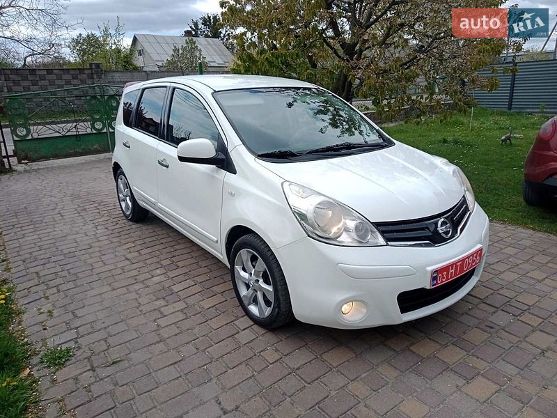 Хэтчбек Nissan Note 2011 в Ровно