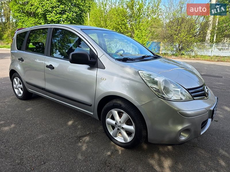 Хэтчбек Nissan Note 2011 в Киеве