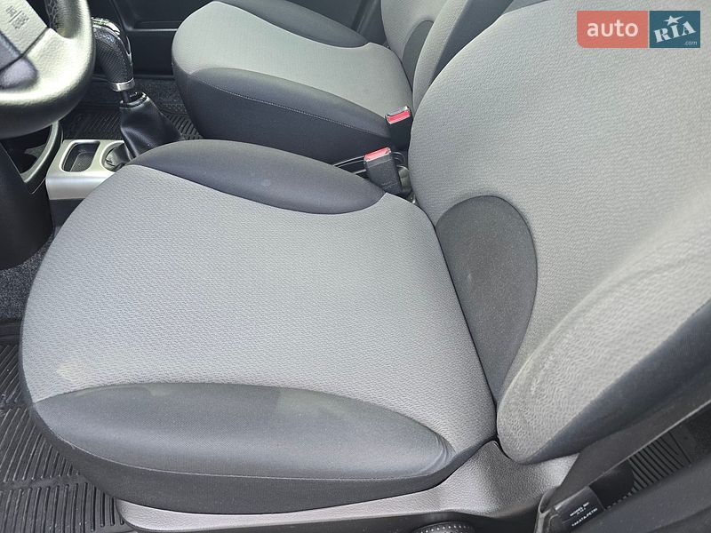 Хэтчбек Nissan Note 2011 в Киеве