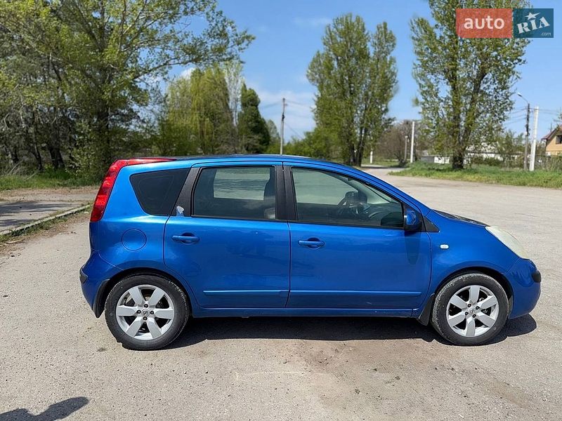 Хэтчбек Nissan Note 2006 в Днепре
