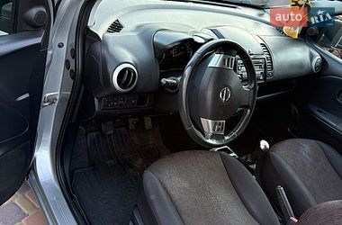Хэтчбек Nissan Note 2009 в Ракитном