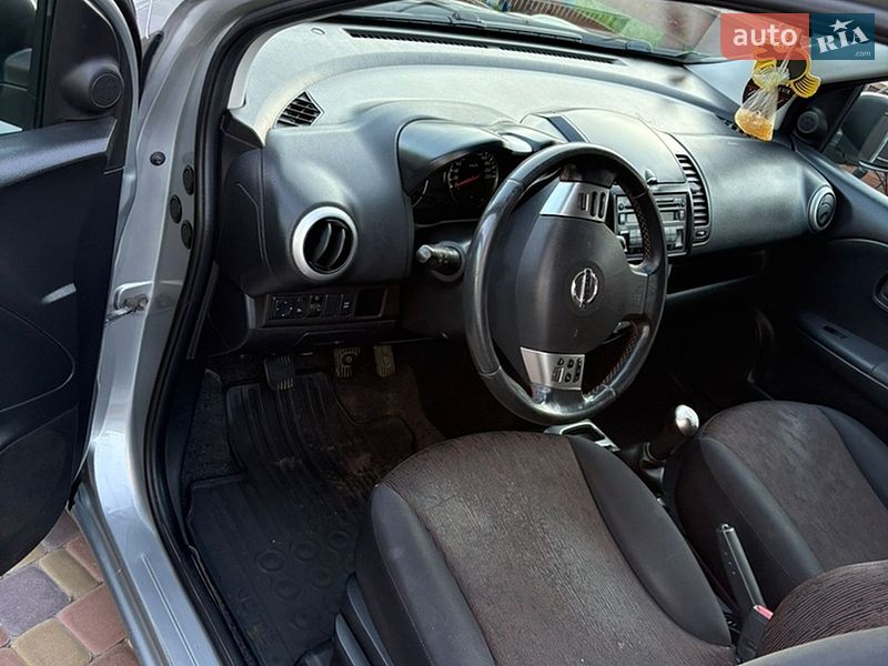 Хэтчбек Nissan Note 2009 в Ракитном
