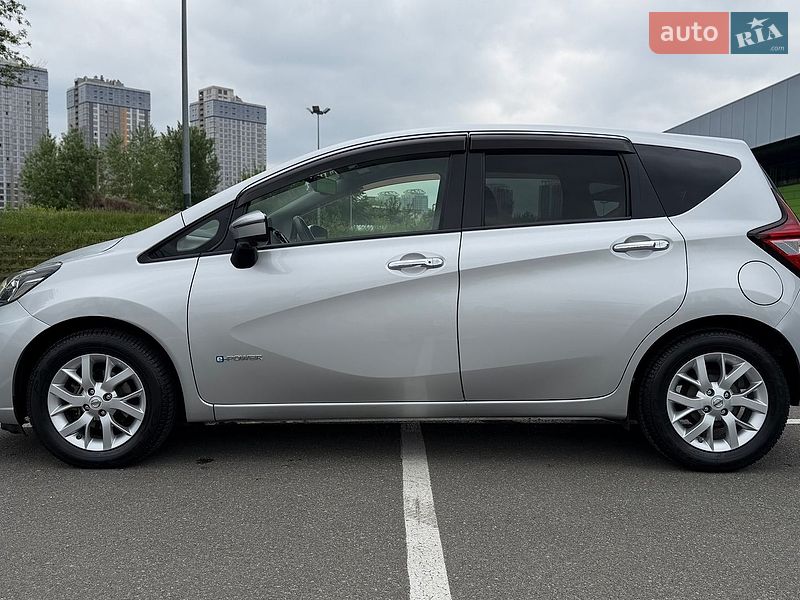 Хэтчбек Nissan Note 2016 в Киеве