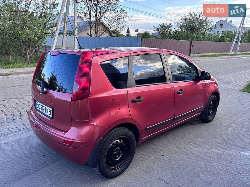Хэтчбек Nissan Note 2008 в Львове