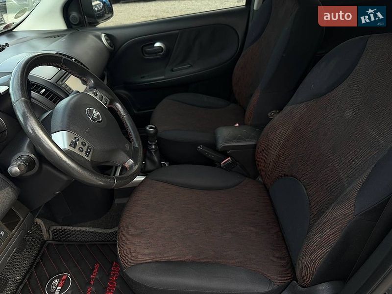 Хэтчбек Nissan Note 2010 в Харькове