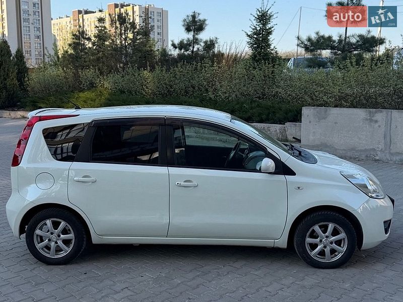 Хетчбек Nissan Note 2011 в Києві