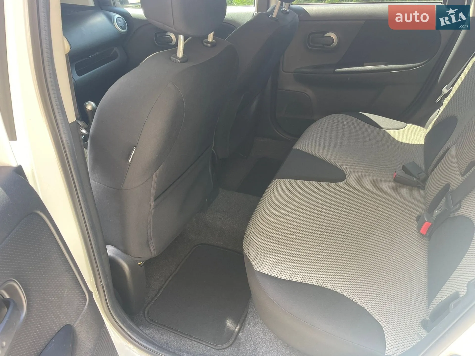2011 Nissan Note - мініатюра 10