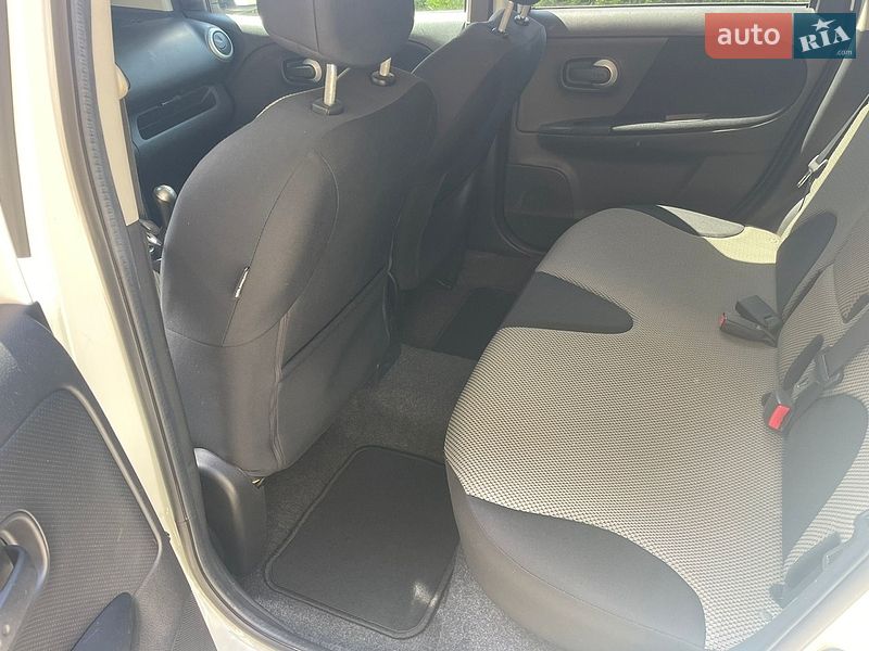 Хэтчбек Nissan Note 2011 в Ивано-Франковске
