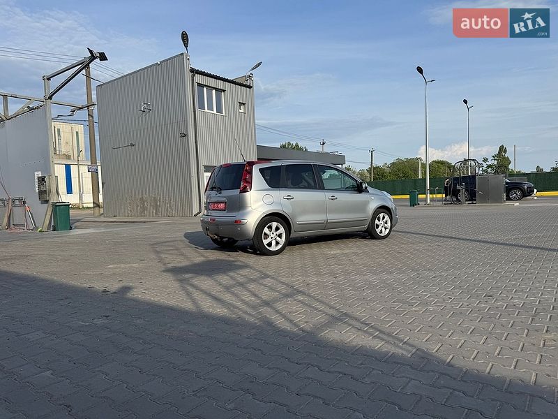 Хэтчбек Nissan Note 2010 в Одессе