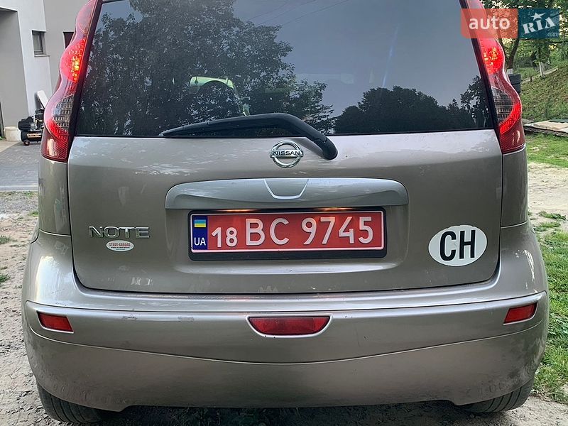 Хэтчбек Nissan Note 2012 в Перемышлянах