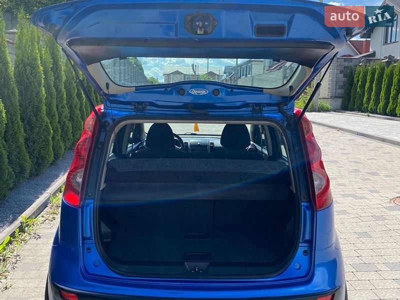 Хэтчбек Nissan Note 2006 в Ровно