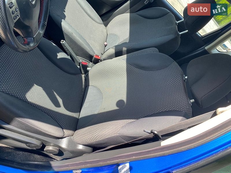 Хэтчбек Nissan Note 2006 в Ровно