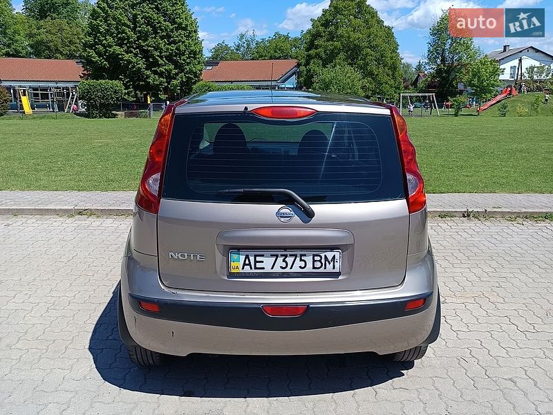 Хэтчбек Nissan Note 2006 в Киеве