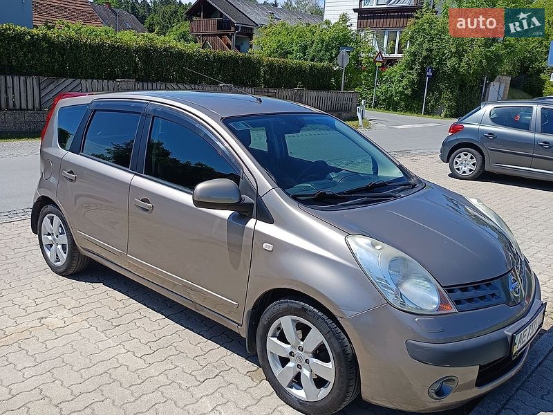 Хэтчбек Nissan Note 2006 в Киеве