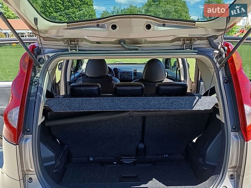 Хэтчбек Nissan Note 2006 в Киеве