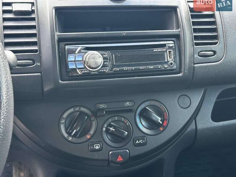 Хэтчбек Nissan Note 2011 в Одессе