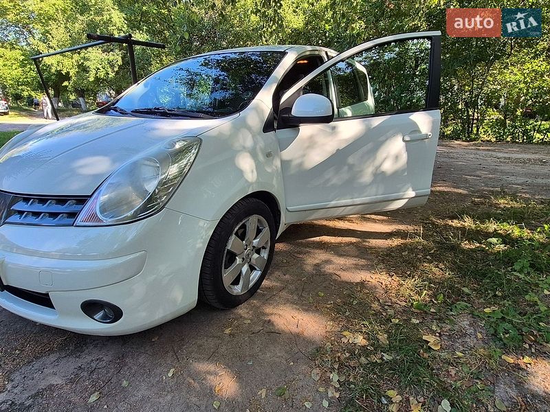 Хэтчбек Nissan Note 2008 в Каменке-Бугской