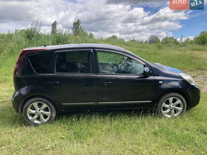 Хетчбек Nissan Note 2010 в Житомирі