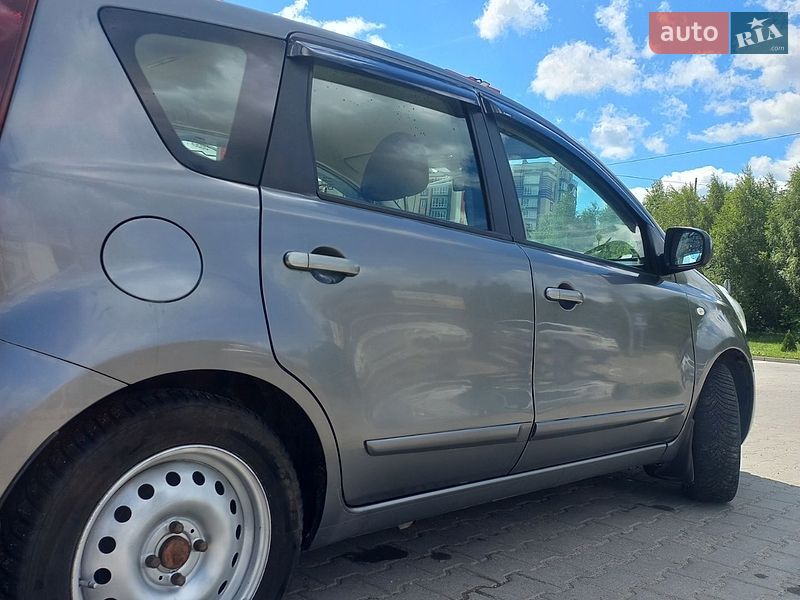 Хэтчбек Nissan Note 2010 в Хмельницком