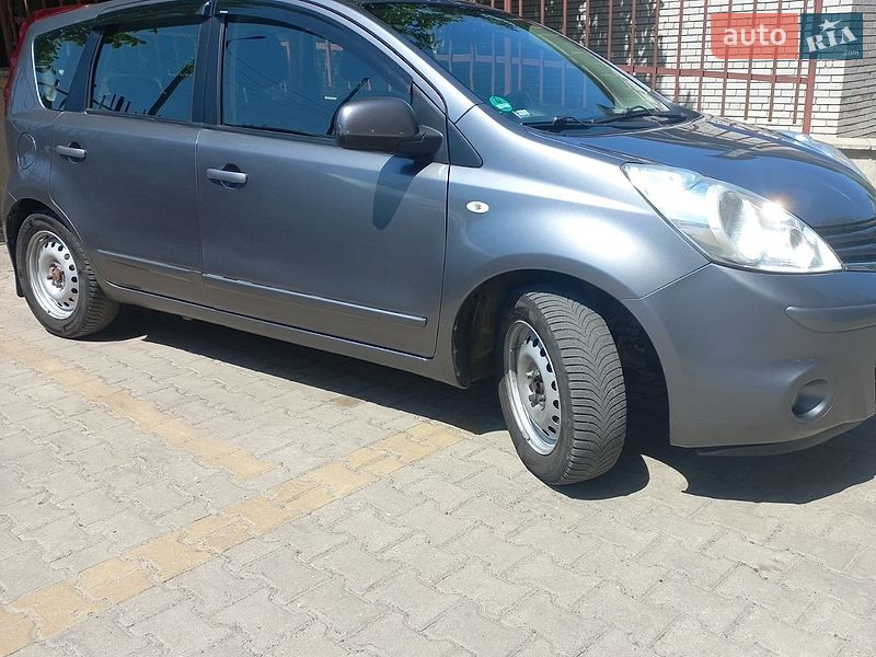 Хэтчбек Nissan Note 2010 в Хмельницком