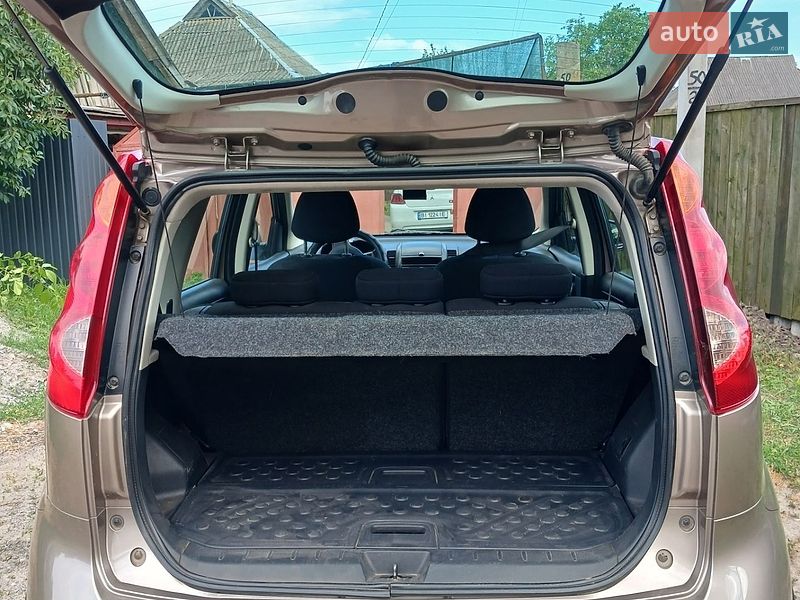 Хэтчбек Nissan Note 2010 в Миргороде