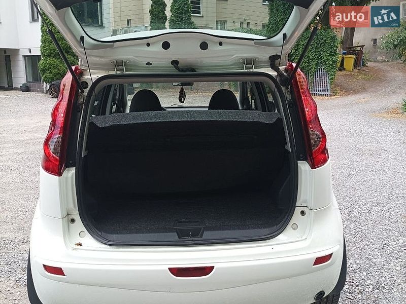 Хэтчбек Nissan Note 2012 в Киеве