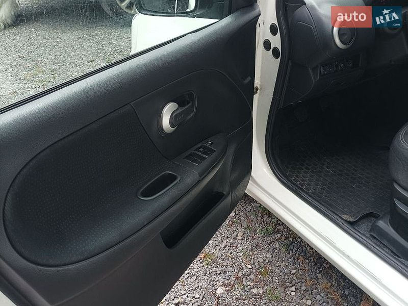 Хэтчбек Nissan Note 2012 в Киеве