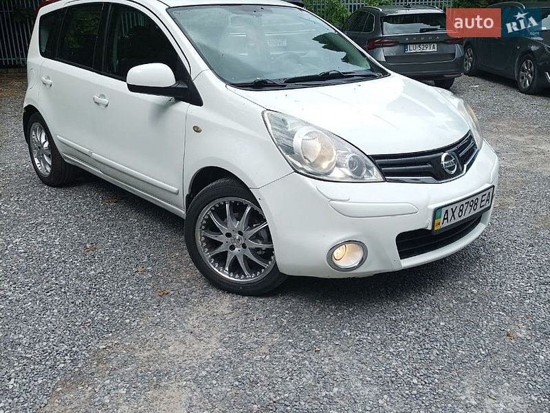 Хэтчбек Nissan Note 2012 в Киеве