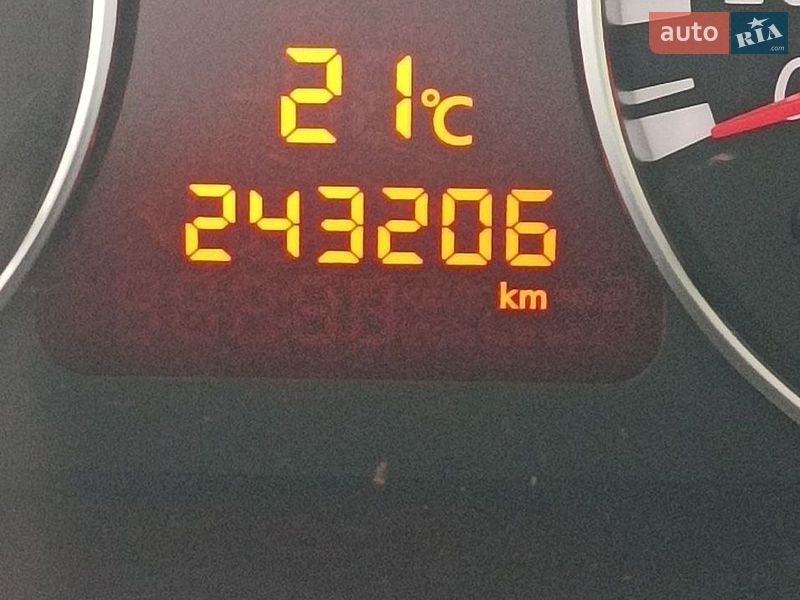 Хэтчбек Nissan Note 2012 в Киеве
