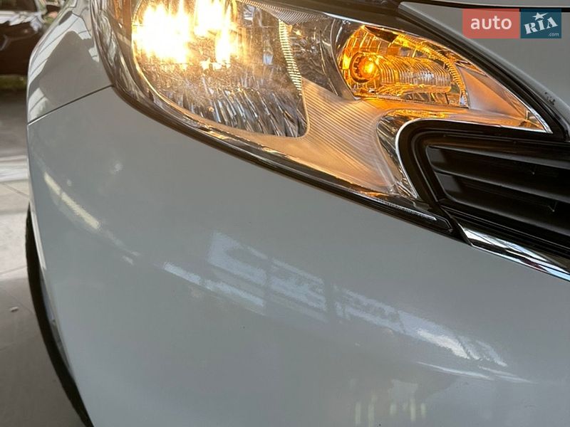 Хетчбек Nissan Note 2013 в Одесі фото 22 Хетчбек Nissan Note 2013 в Одесі