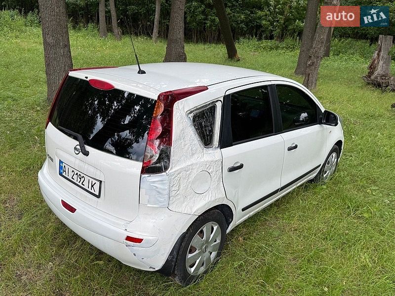 Хэтчбек Nissan Note 2012 в Киеве