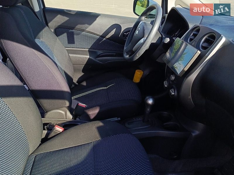 Хэтчбек Nissan Note 2015 в Малине