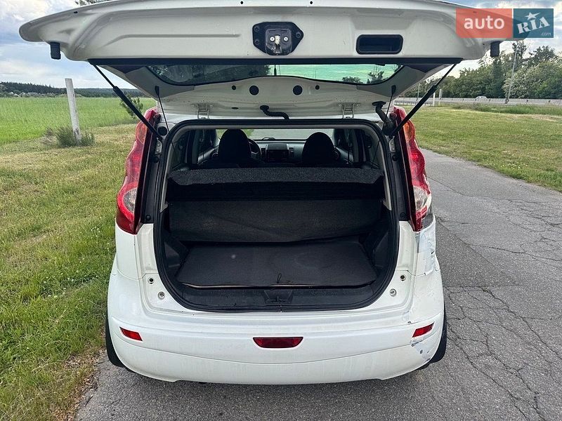 Хэтчбек Nissan Note 2012 в Киеве