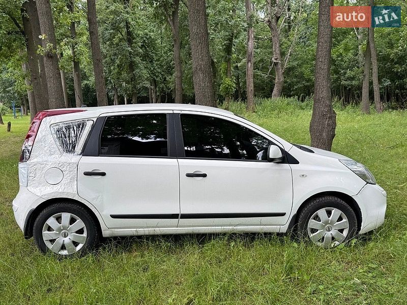 Хэтчбек Nissan Note 2012 в Киеве