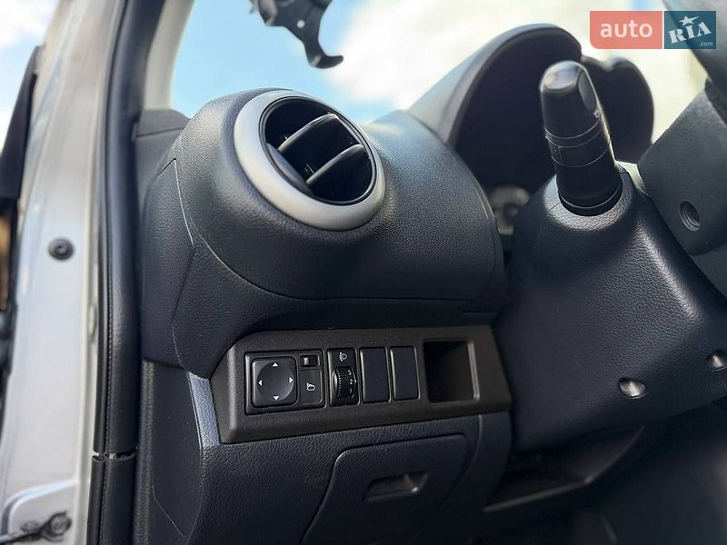 Хэтчбек Nissan Note 2011 в Львове