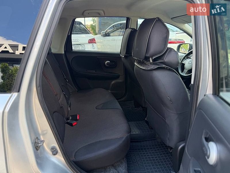 Хэтчбек Nissan Note 2011 в Львове