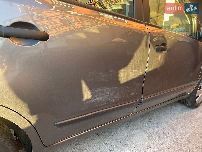 Хэтчбек Nissan Note 2011 в Борисполе