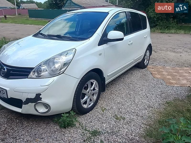 Хэтчбек Nissan Note 2013 в Львове фото Хэтчбек Nissan Note 2013 в Львове
