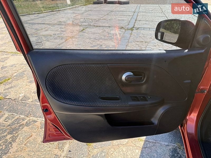 Хэтчбек Nissan Note 2007 в Черкассах