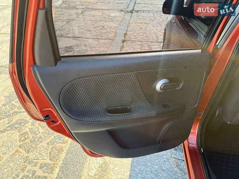 Хэтчбек Nissan Note 2007 в Черкассах