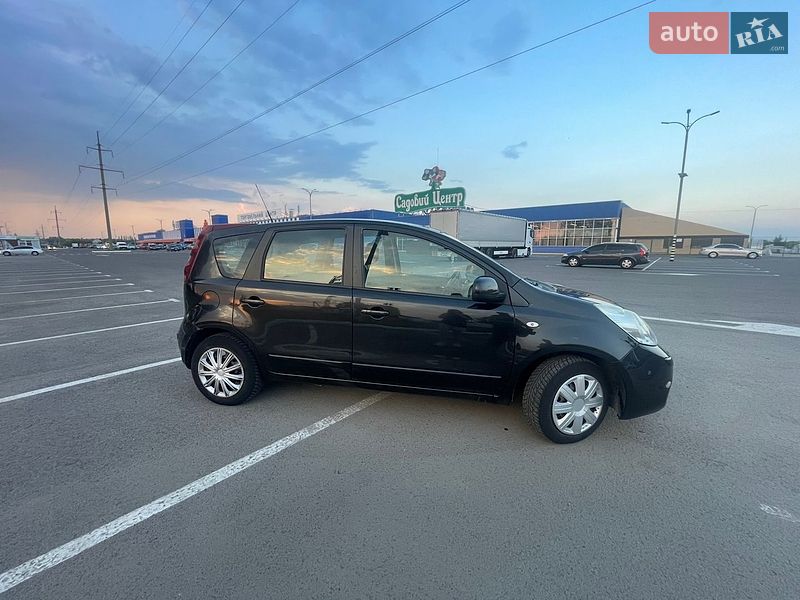 Хэтчбек Nissan Note 2010 в Луцке