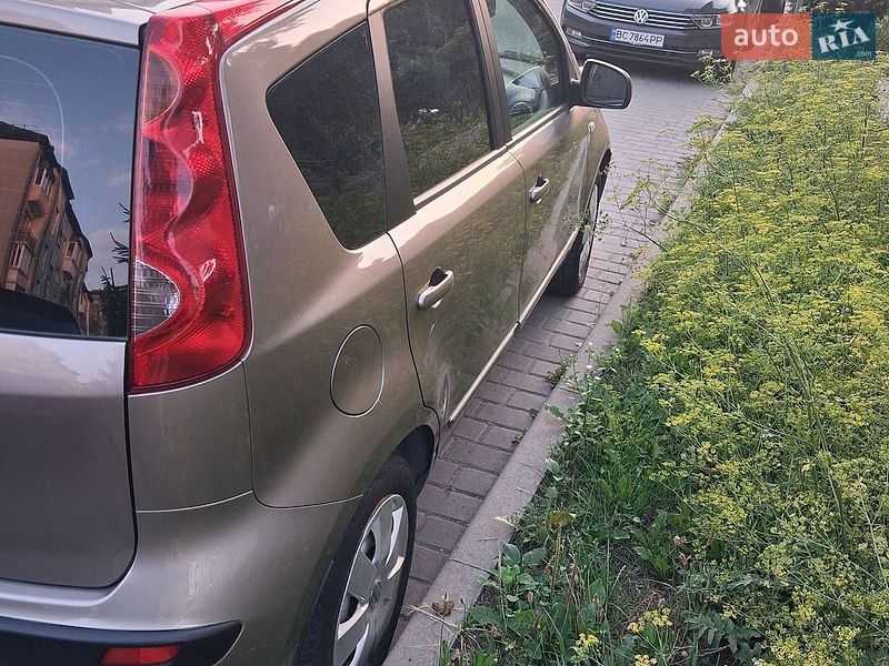 Хетчбек Nissan Note 2006 в Львові