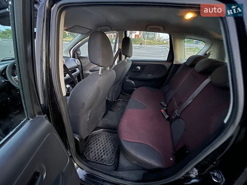 Хэтчбек Nissan Note 2010 в Луцке