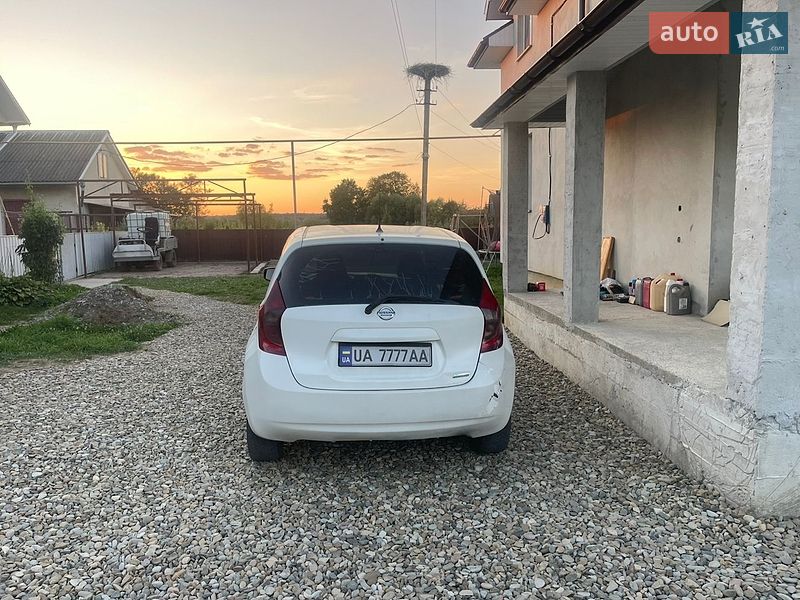 Хэтчбек Nissan Note 2014 в Калуше